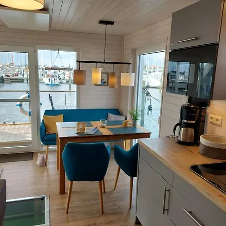 Hausboot Hecht *